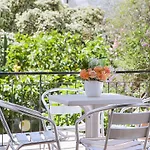 Teresa Hotel *